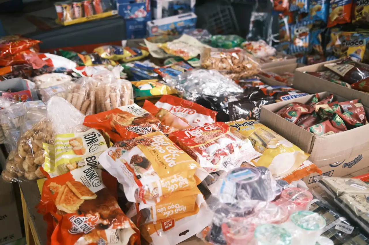 串口转换器与隔离器在复杂电磁环境下的应用优势对比