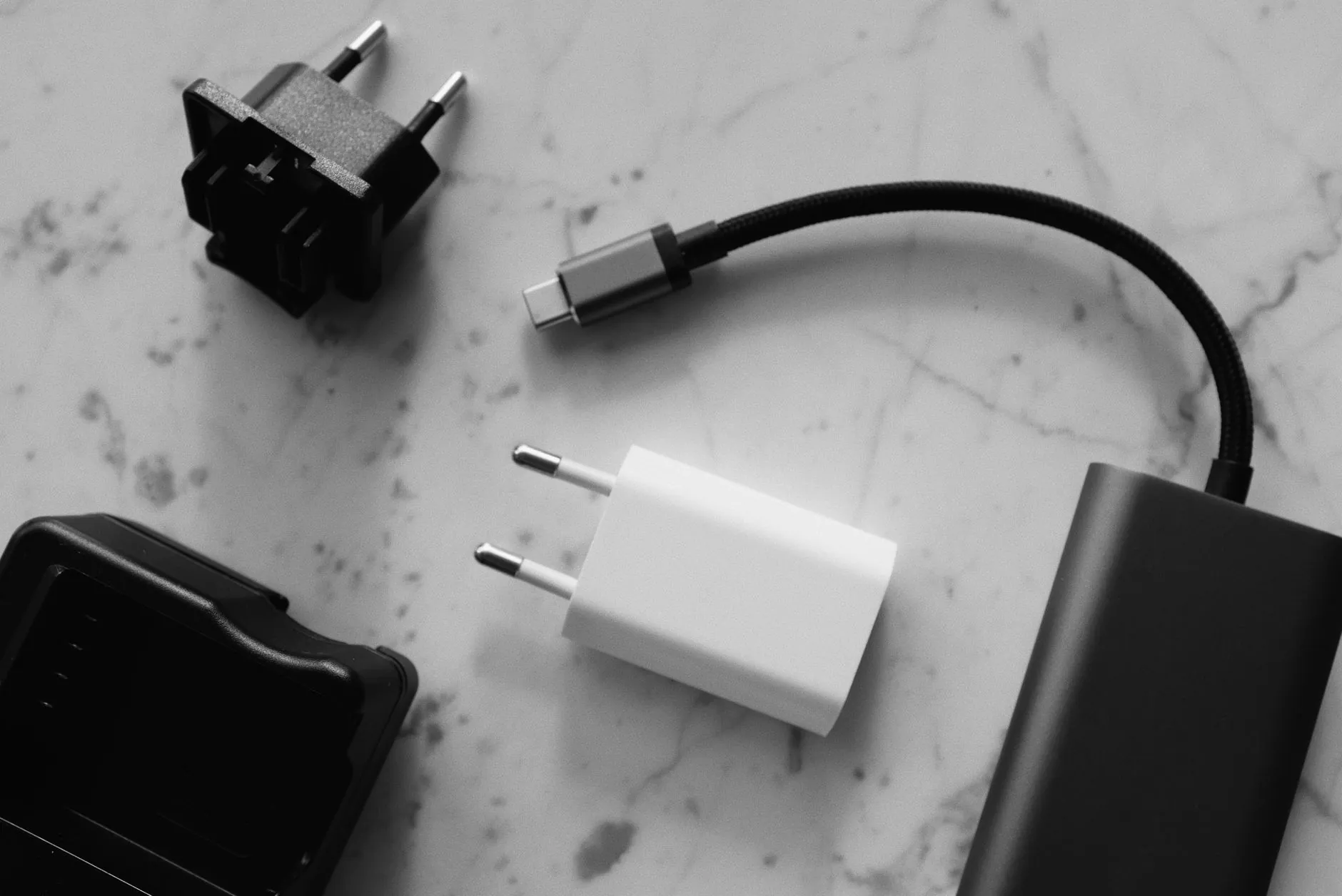 RS485中继器与隔离器在工业长距离通信中的信号保障方案
