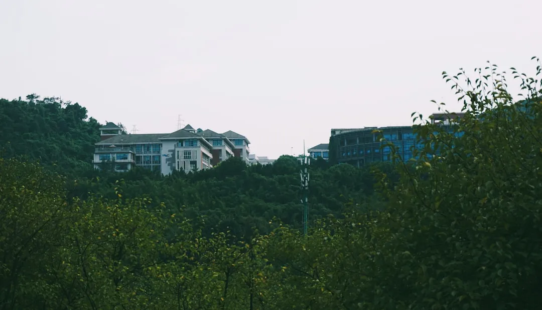 RS485中继器在工业现场长距离通信中的信号增强与抗干扰技术解析